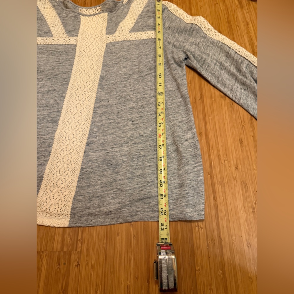 Sundance Gray and Cream Lace Detail Blouse Size M - Picture 7 of 10
